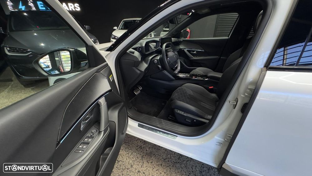 Peugeot e-2008 GT+ - 13