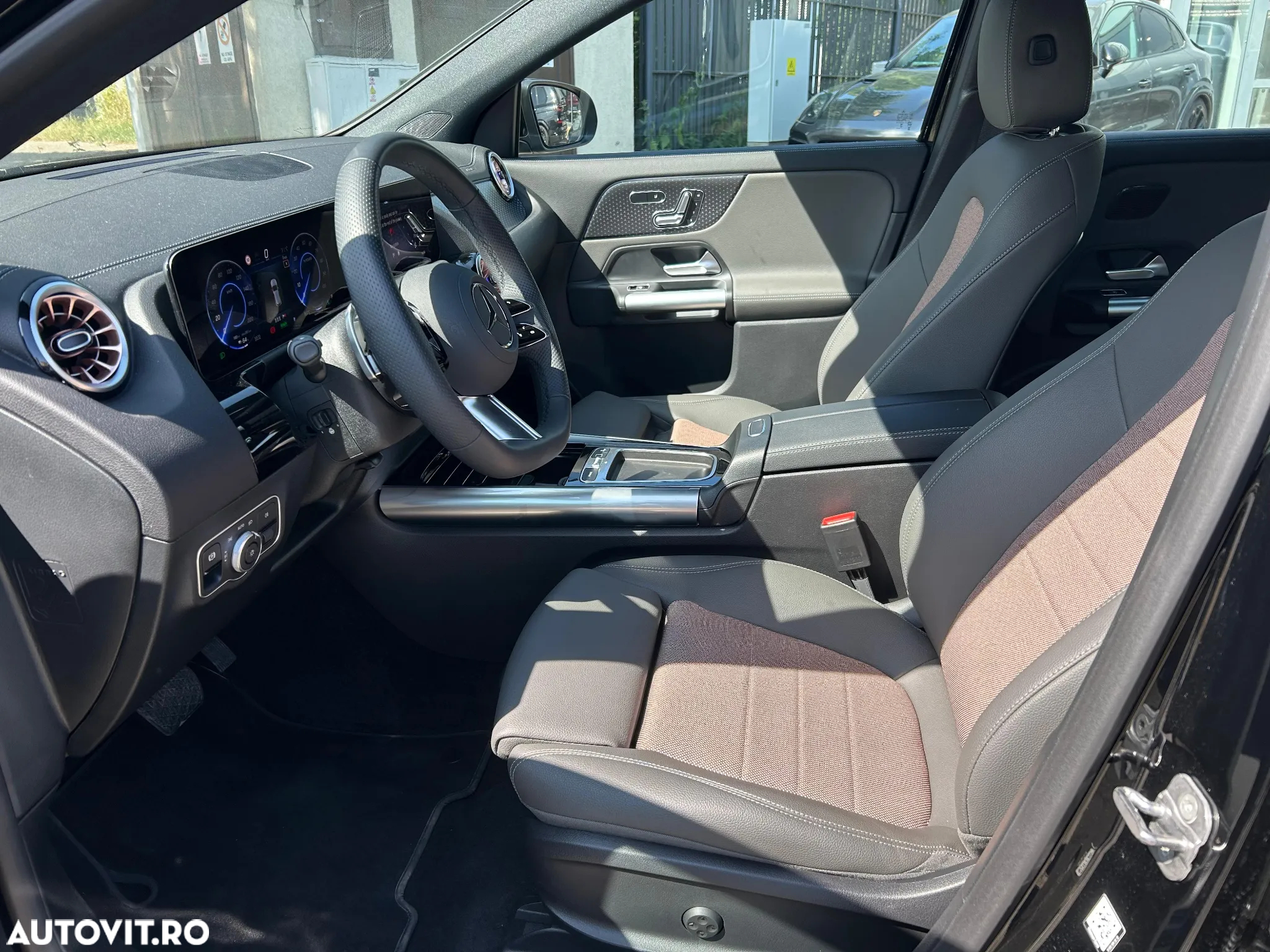 Mercedes-Benz EQA 300 4MATIC - 7