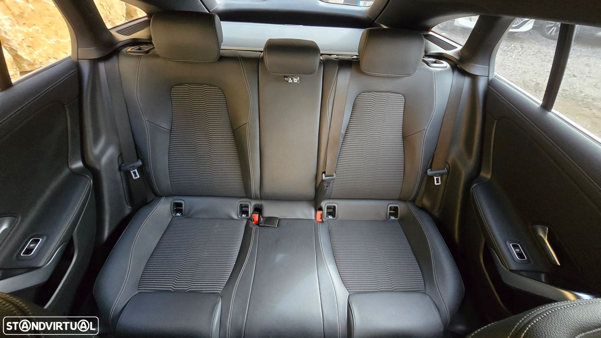 Mercedes-Benz CLA 200 - 55
