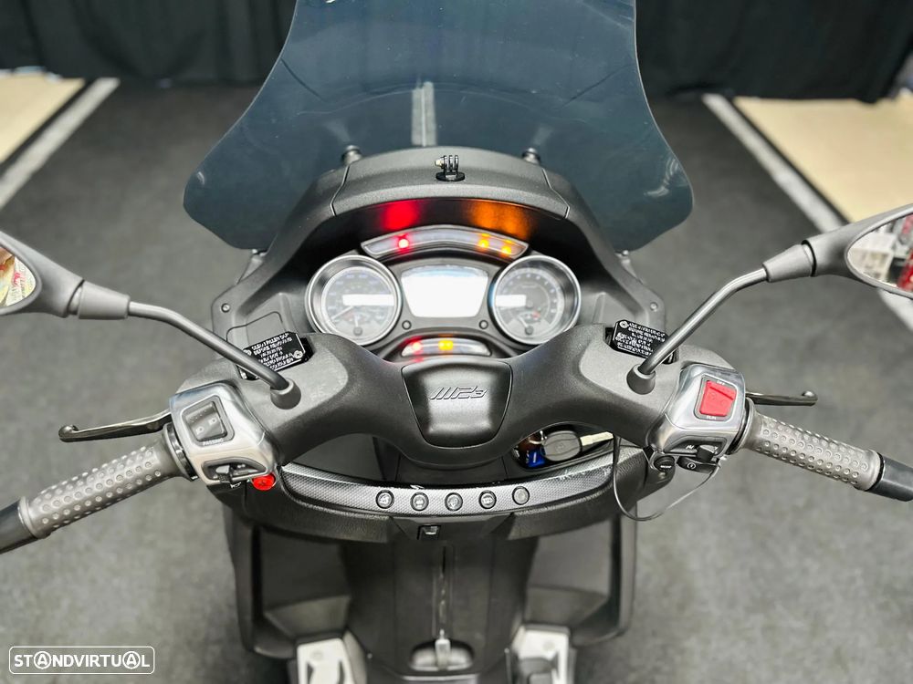 Piaggio MP3 - 7