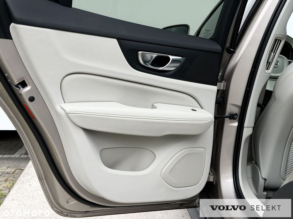 Volvo V60 Cross Country - 16