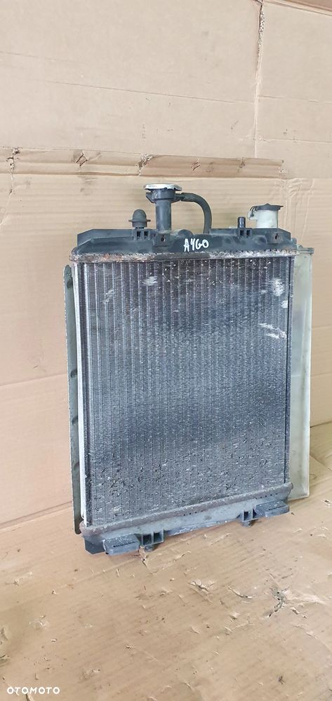 Pas przedni chłodnica wentylator Toyota Aygo I 1.0 - 4