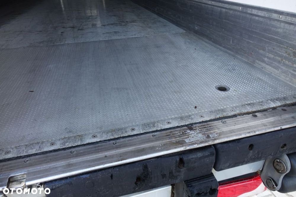 Lamberet CHŁODNIA / SR2 / CARRIER VECTOR 1550 / SAF / DRUKARKA / KOSZ NA KOŁO ZAPASOWE - 30