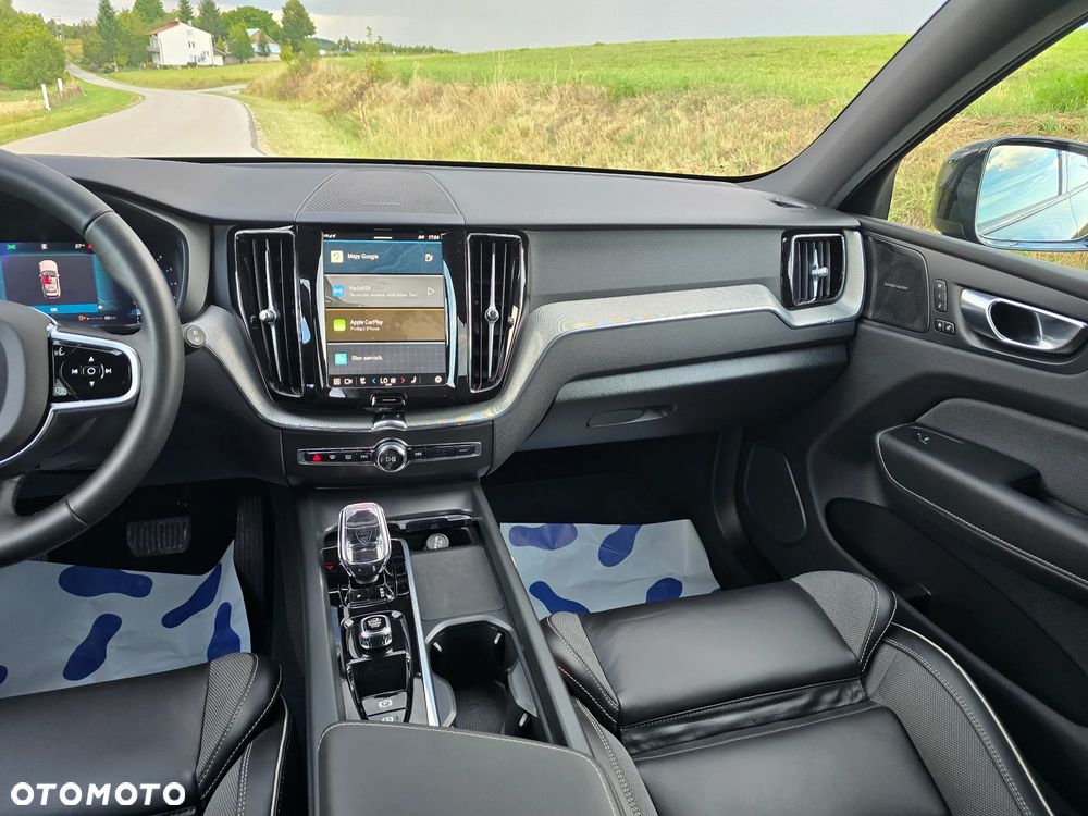 Volvo XC 60 B5 B AWD Plus Dark - 29