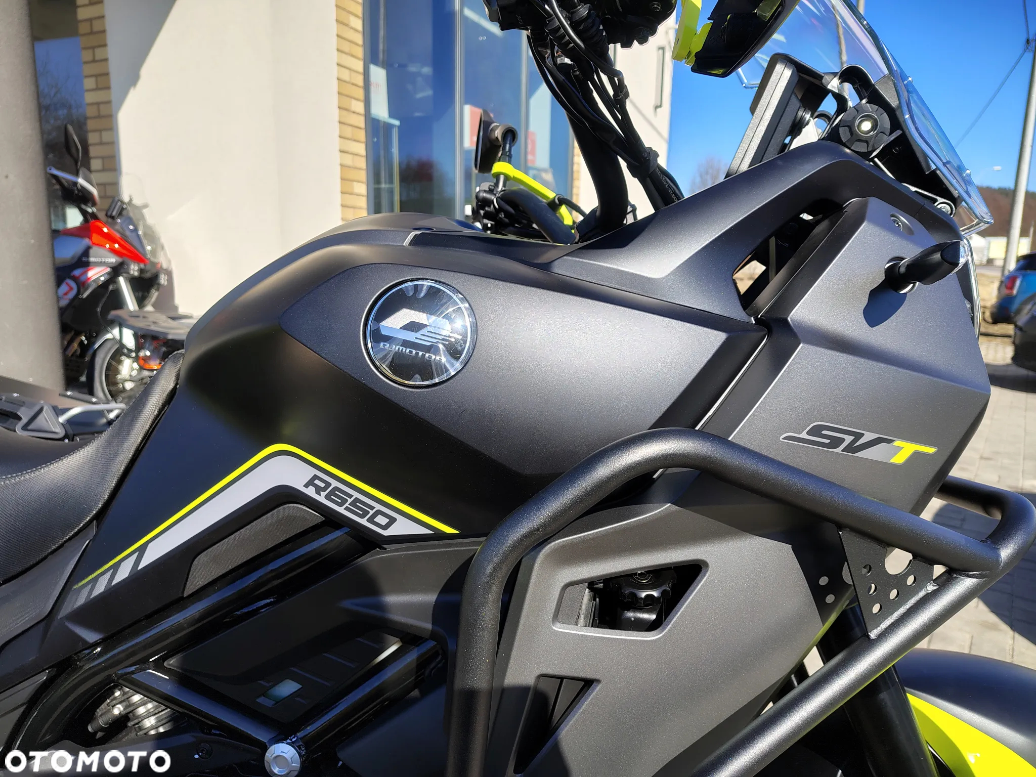 QJMOTOR SVT 650 - 7