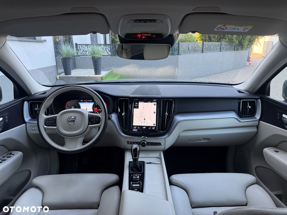 Volvo XC 60 D3 Drive-E Momentum - 8