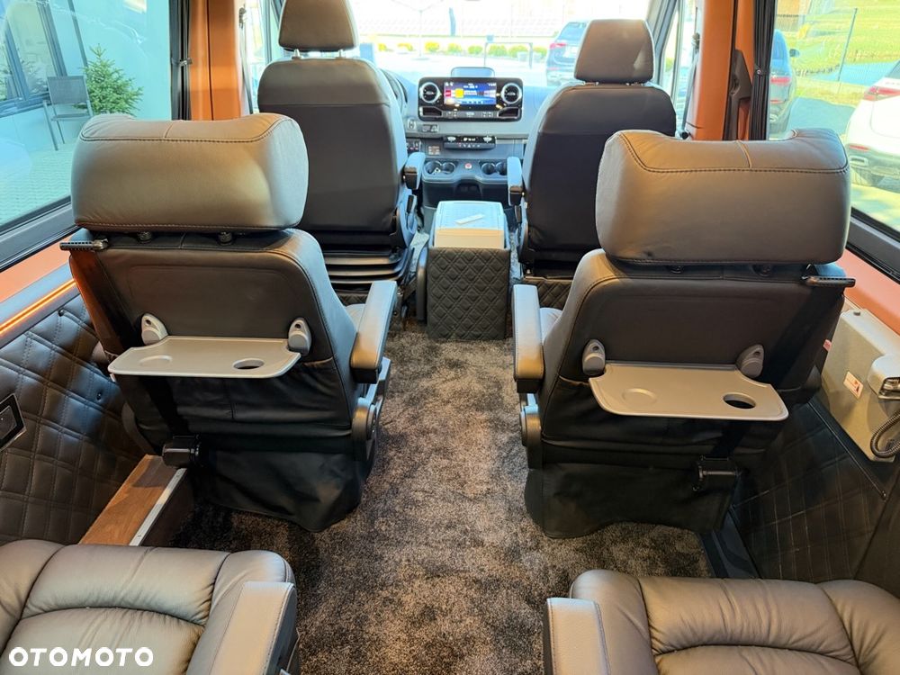 Mercedes-Benz Sprinter - 24