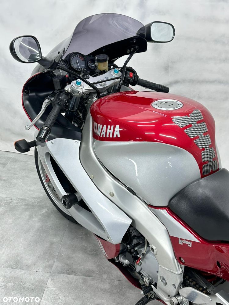 Yamaha YZF - 17