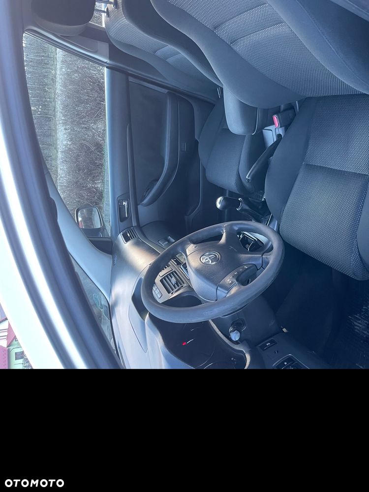 Toyota Avensis 1.8 VVT-i Terra - 14