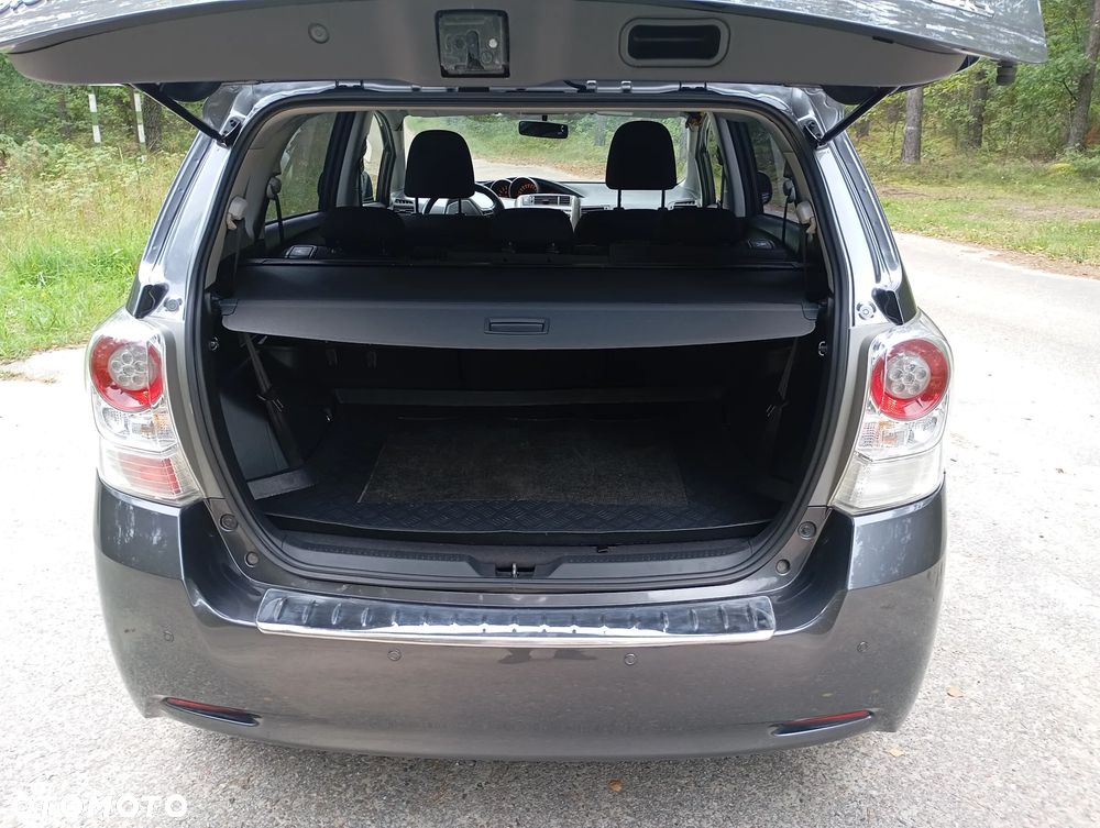 Toyota Verso 2.0 D-4D Premium 7os - 11