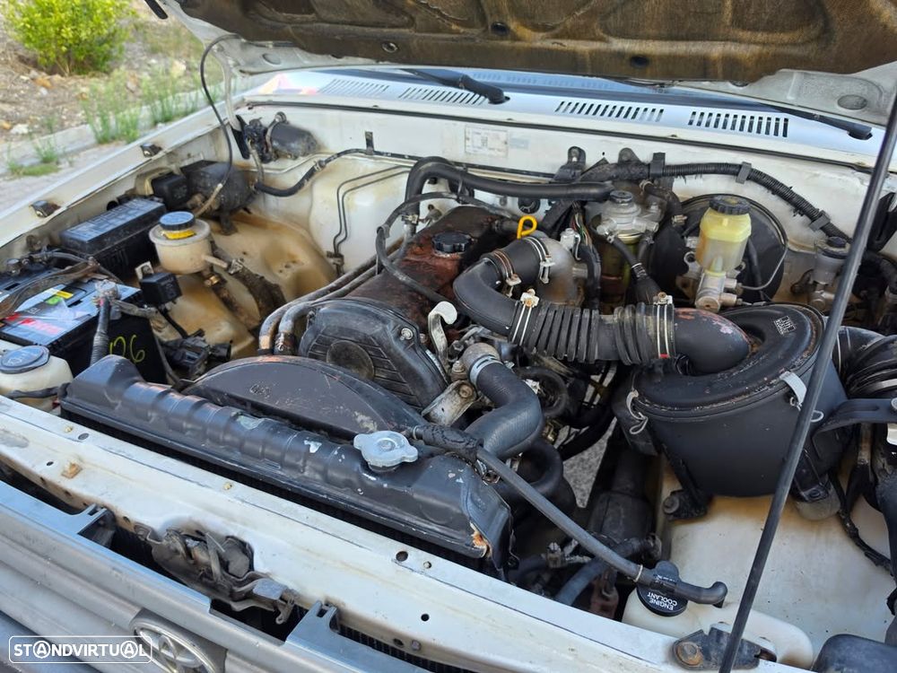 Toyota Hilux 2.4 D LN105L Cx Mad. C.D - 9