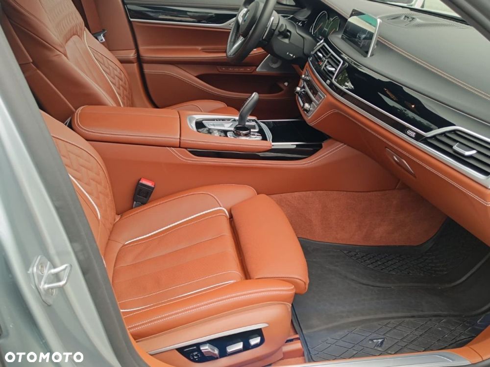 BMW Seria 7 - 29