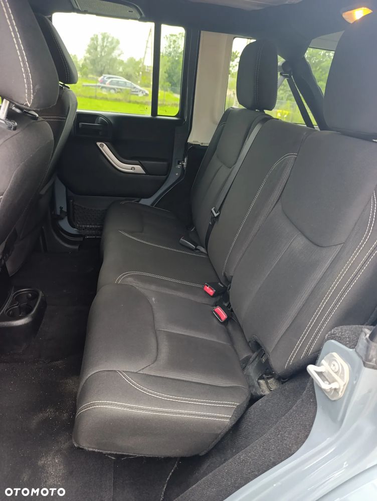 Jeep Wrangler 3.6 Unlim Sahara - 13