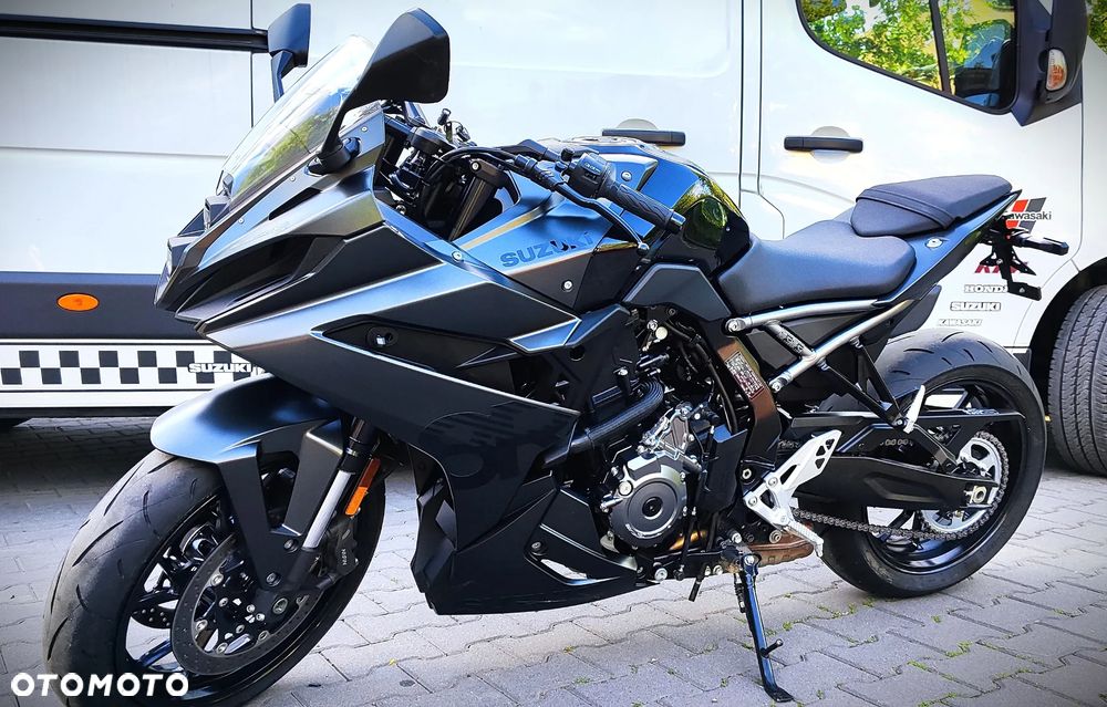 Suzuki GSX - 3