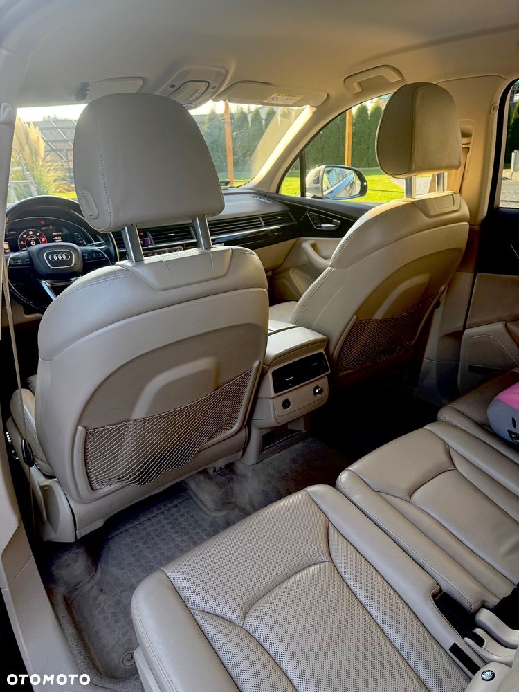 Audi Q7 - 10