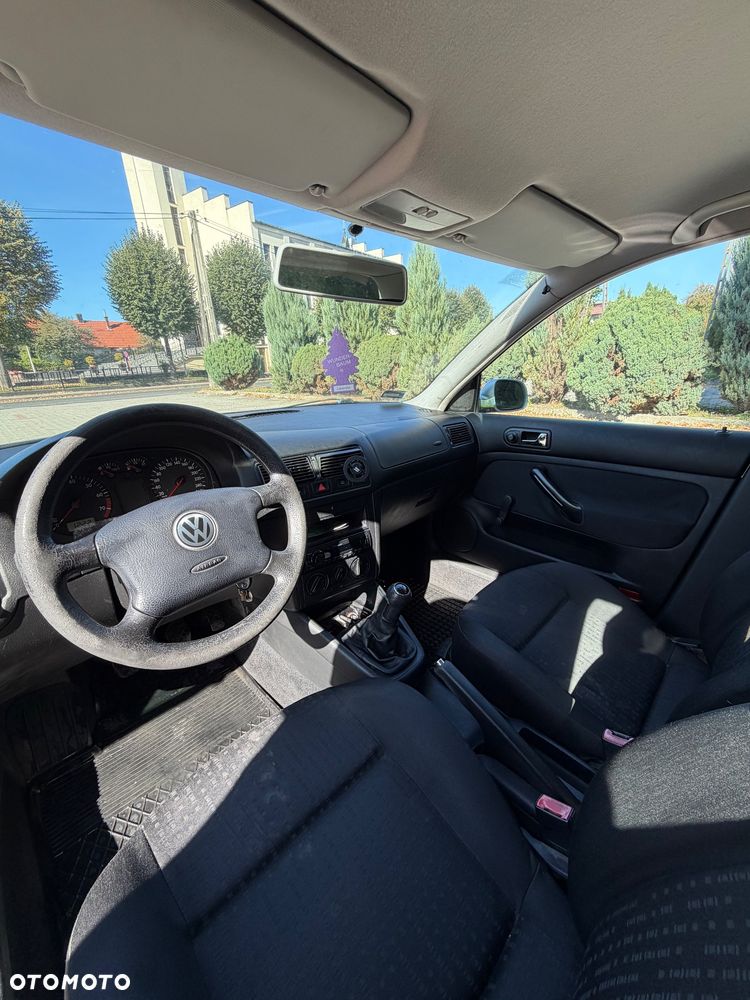 Volkswagen Golf - 8