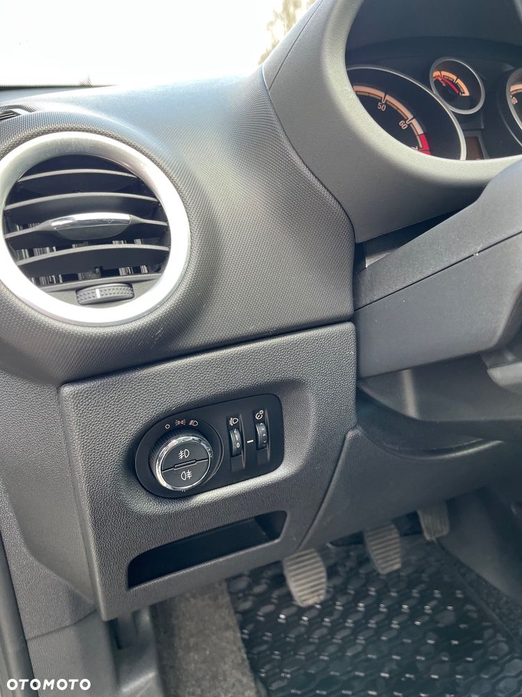 Opel Corsa 1.2 16V Enjoy - 10