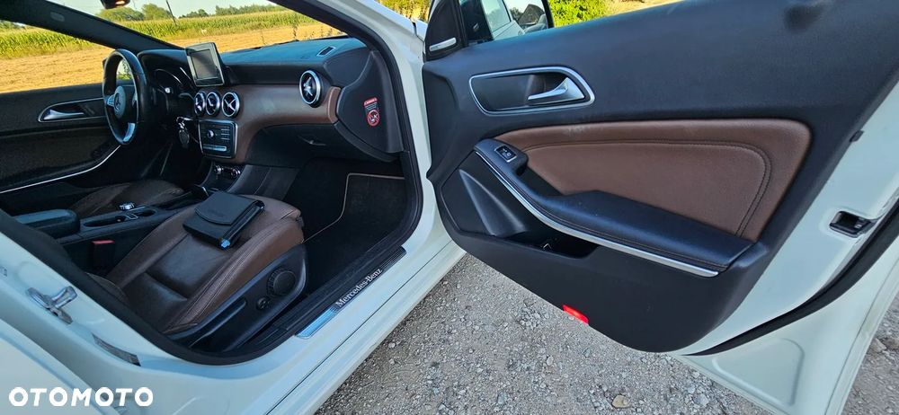 Mercedes-Benz Klasa A 220 d 4Matic 7G-DCT - 14