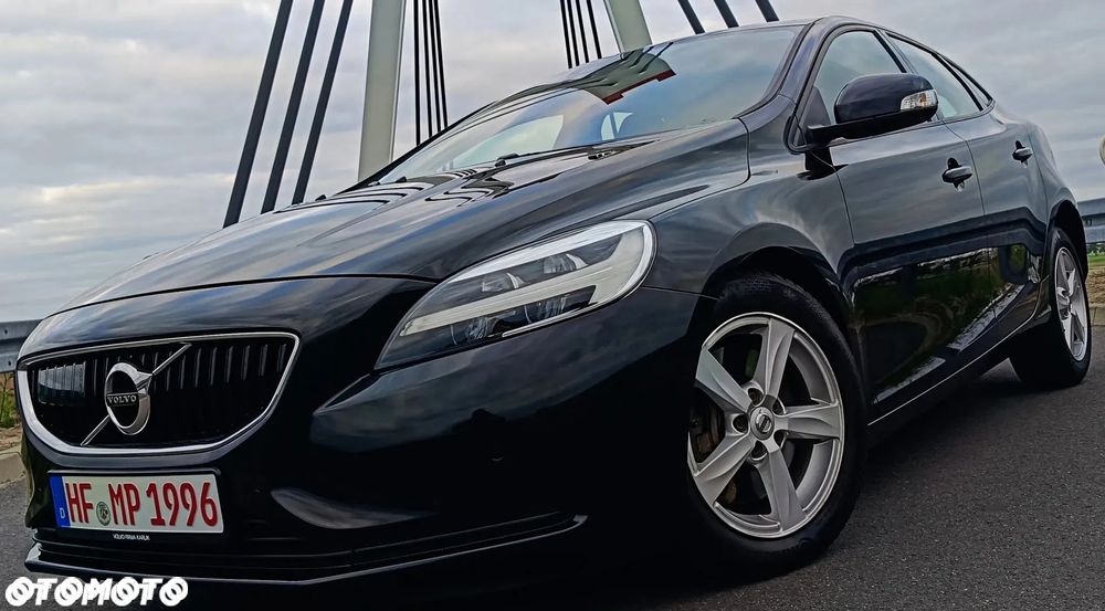 Volvo V40 D2 Geartronic RDesign - 1