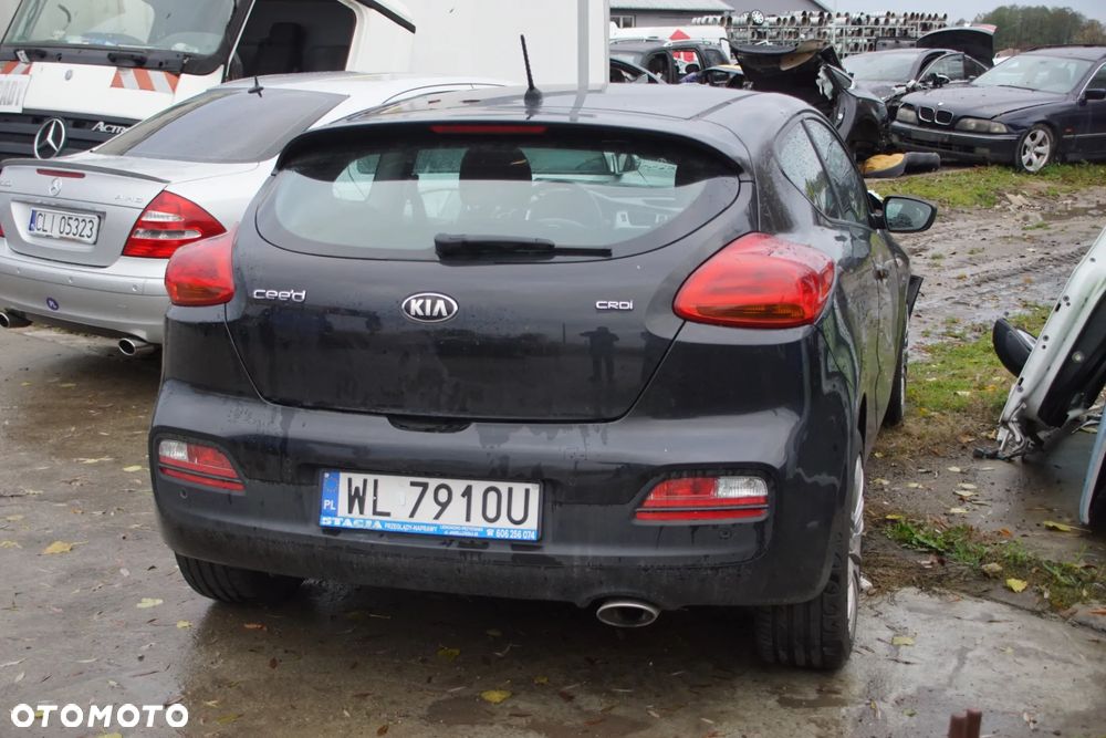 Auto na części - Kia ProCeed Pro_cee'd II 1.6 CRDI 110 KM D4FB WDJ6 WK 2014R Silnik Skrzynia Drzwi Klapa Błotnik Zderzak Lampa Szyba Lusterko Deska Kokpit Sterownik Moduł Czujnik Licznik Kierownica Panel - 5