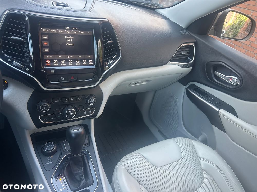 Jeep Cherokee - 11