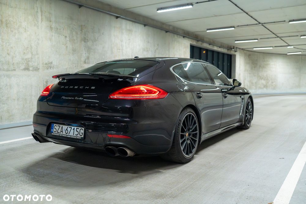 Porsche Panamera Turbo Executive - 8
