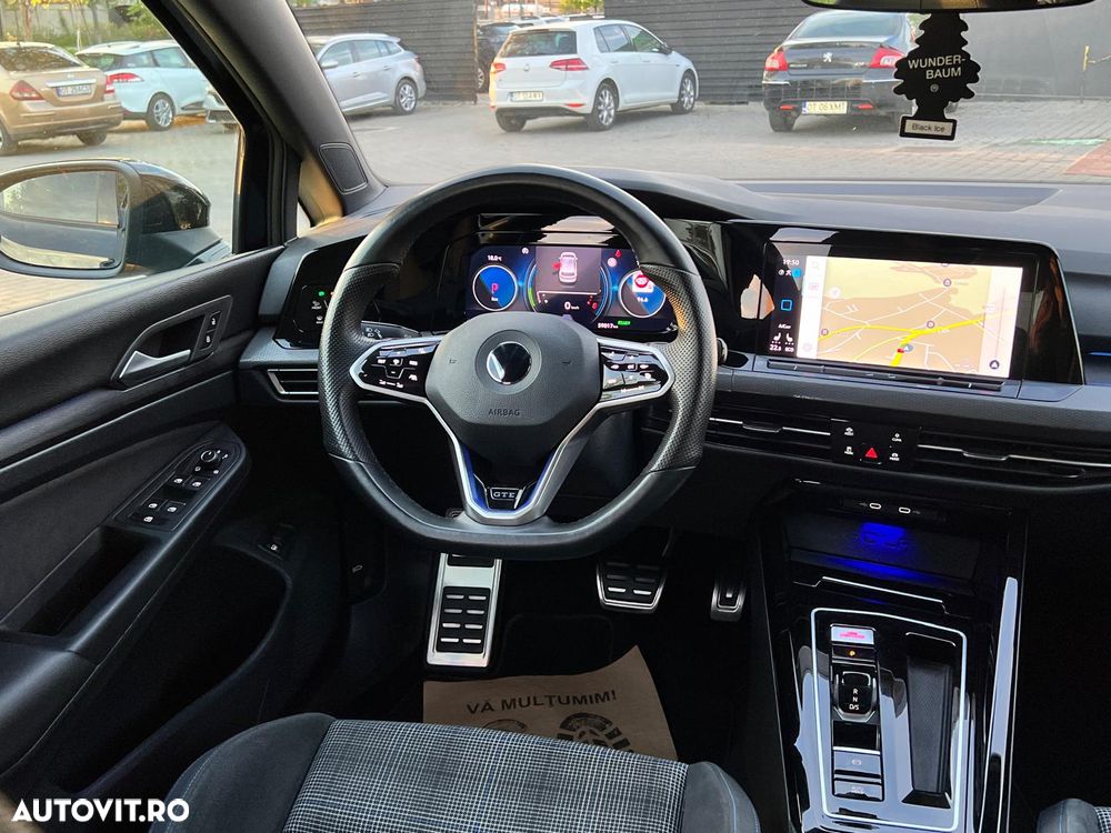 Volkswagen Golf - 8