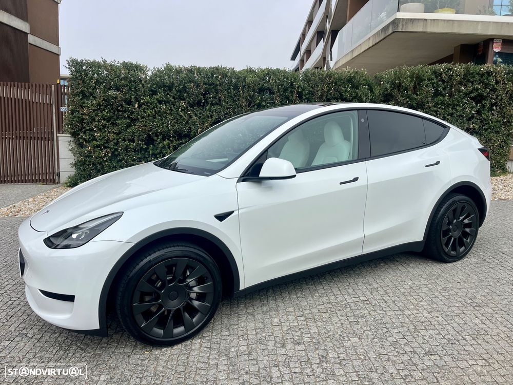 Tesla Model Y 2024 photo 3