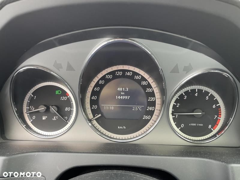 Mercedes-Benz Klasa C 180 CGI BlueEFFICIENCY Avantgarde - 5