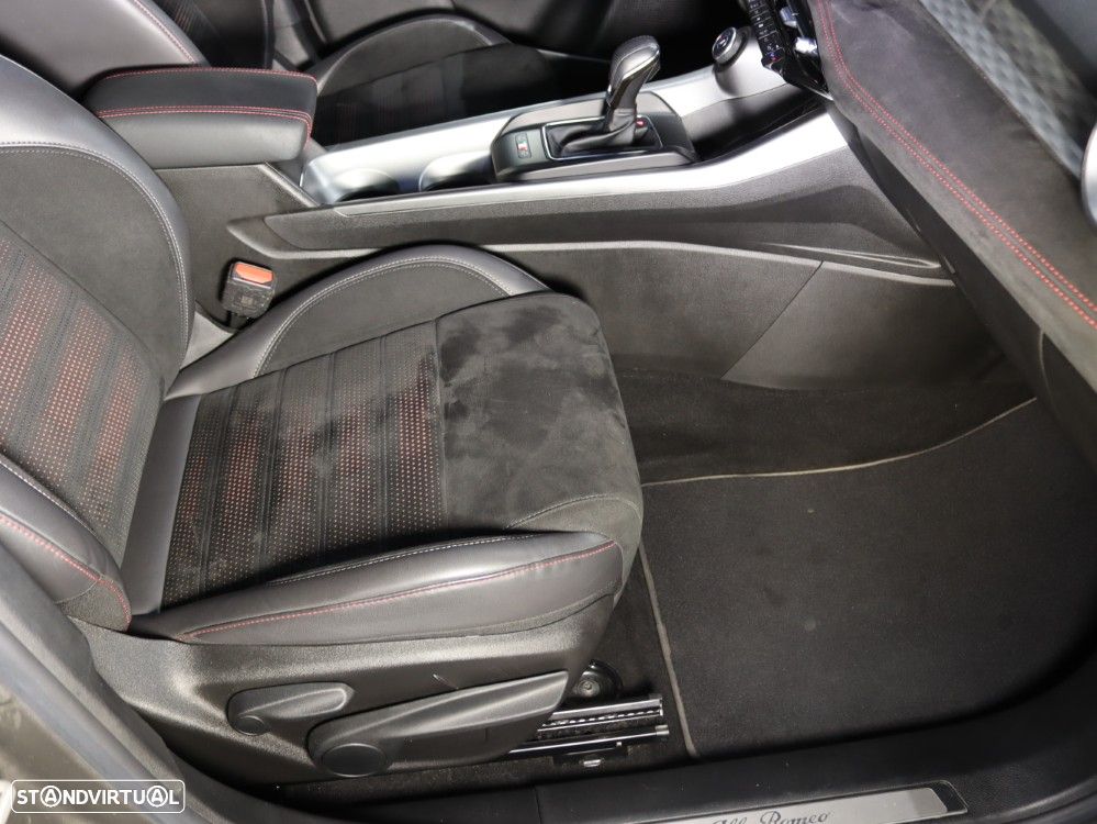 Alfa Romeo Tonale 1.3 Plug-In Hybrid Veloce e-AWD - 19