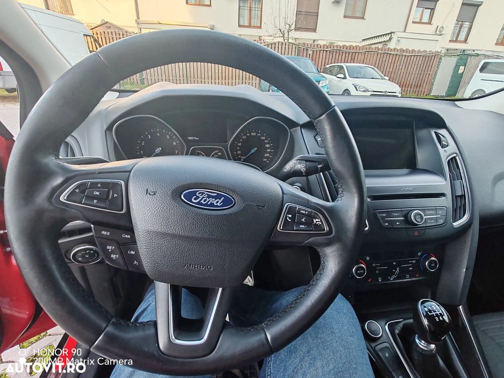 Ford Focus 1.5 EcoBoost Titanium - 9