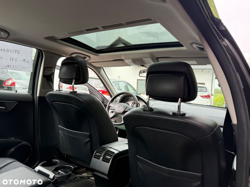 Mercedes-Benz Klasa C ver-200-7g--tronic-avantgarde-edition - 26