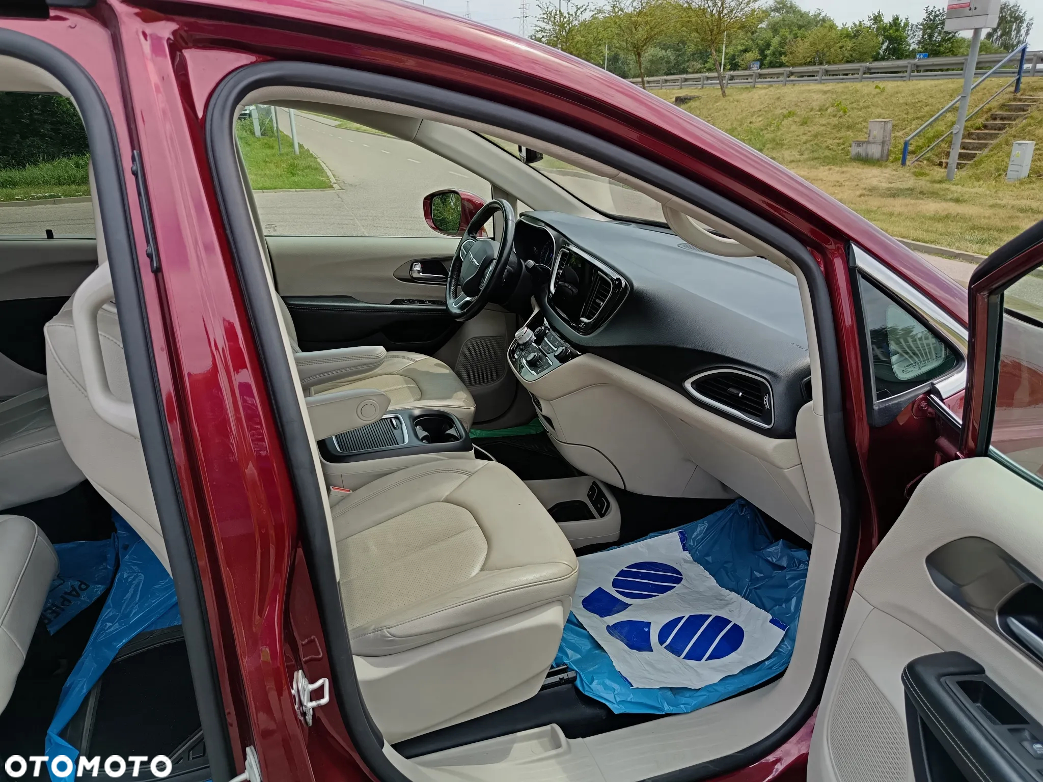 Chrysler Pacifica - 14