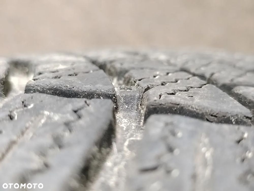 OPONA OPONY Zimowe Bridgestone 235/45 R18 - 11