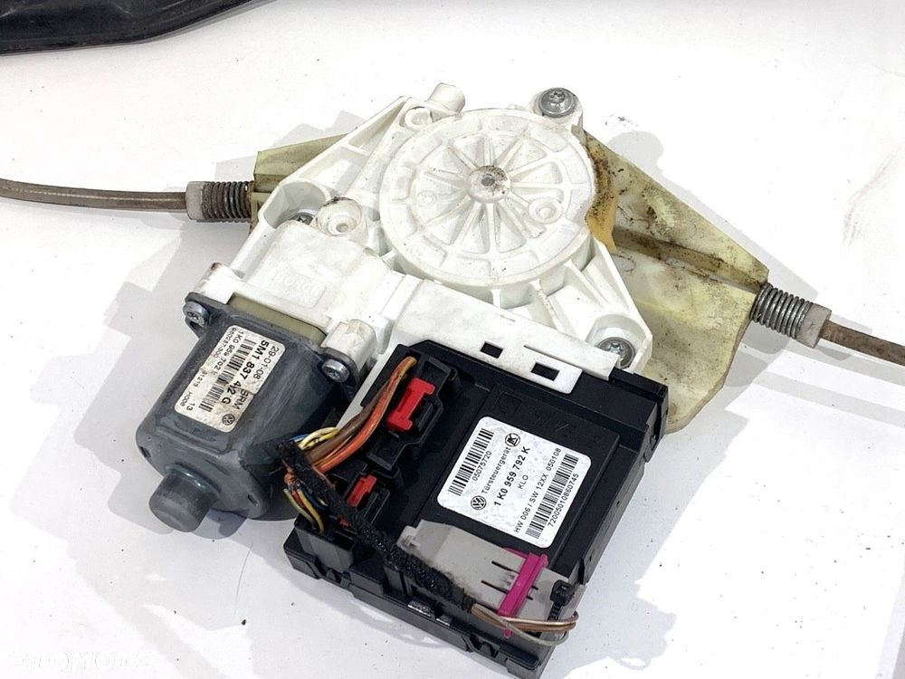 PODNOŚNIK SZYBY PRAWY PRZÓD  VW GOLF PLUS V (5M1, 521) 2004 - 2013 1.9 TDI 77 kW [105 KM] olej - 3