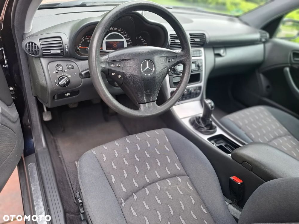 Mercedes-Benz Klasa C 200 Kompressor Sportcoupe - 8