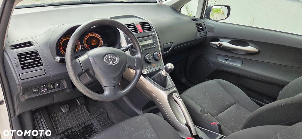 Toyota Auris 1.33 VVT-i Life - 29