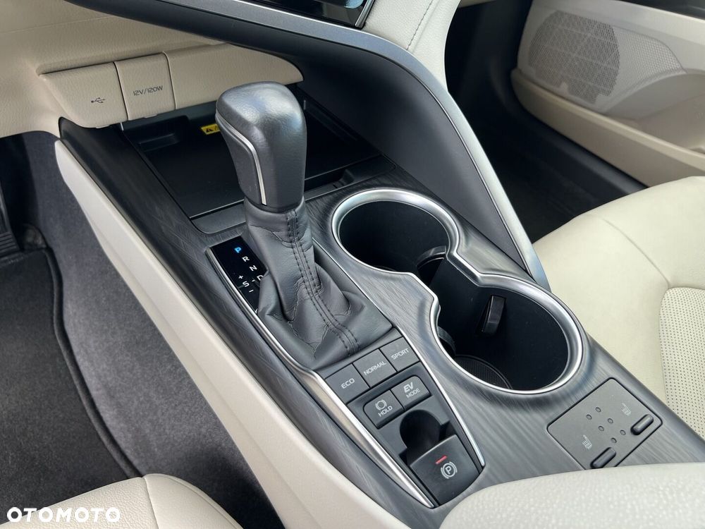 Toyota Camry 2.5 Hybrid Executive CVT - 19