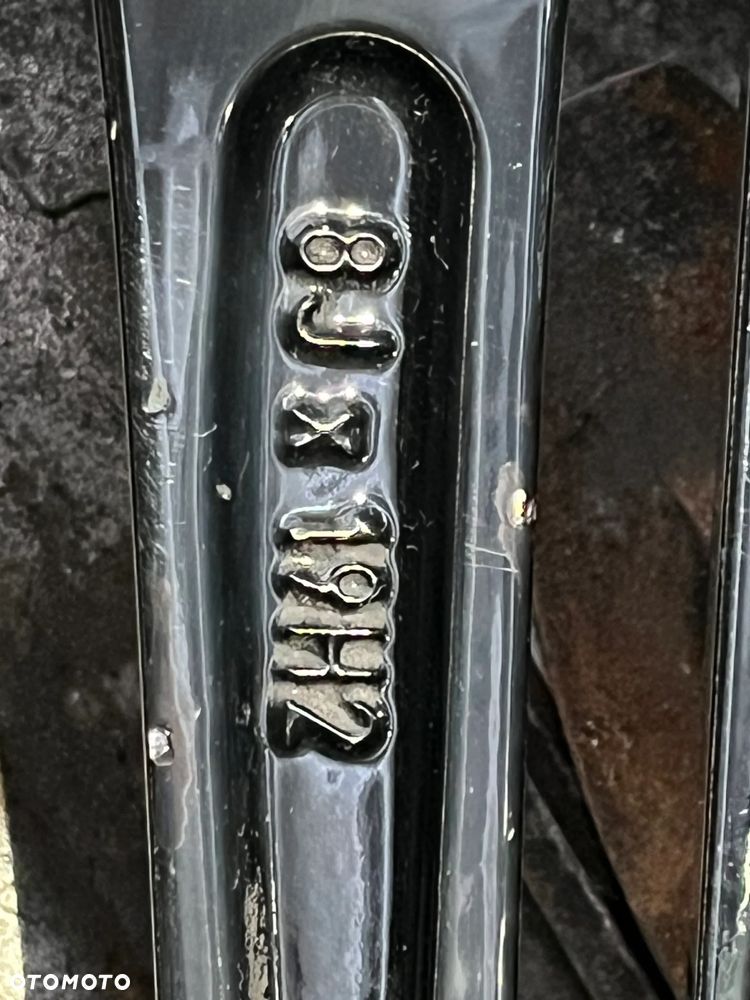 Mercedes V klasa Vito A4474018000 Felga 8J 19 ET 52 5x112 - 6