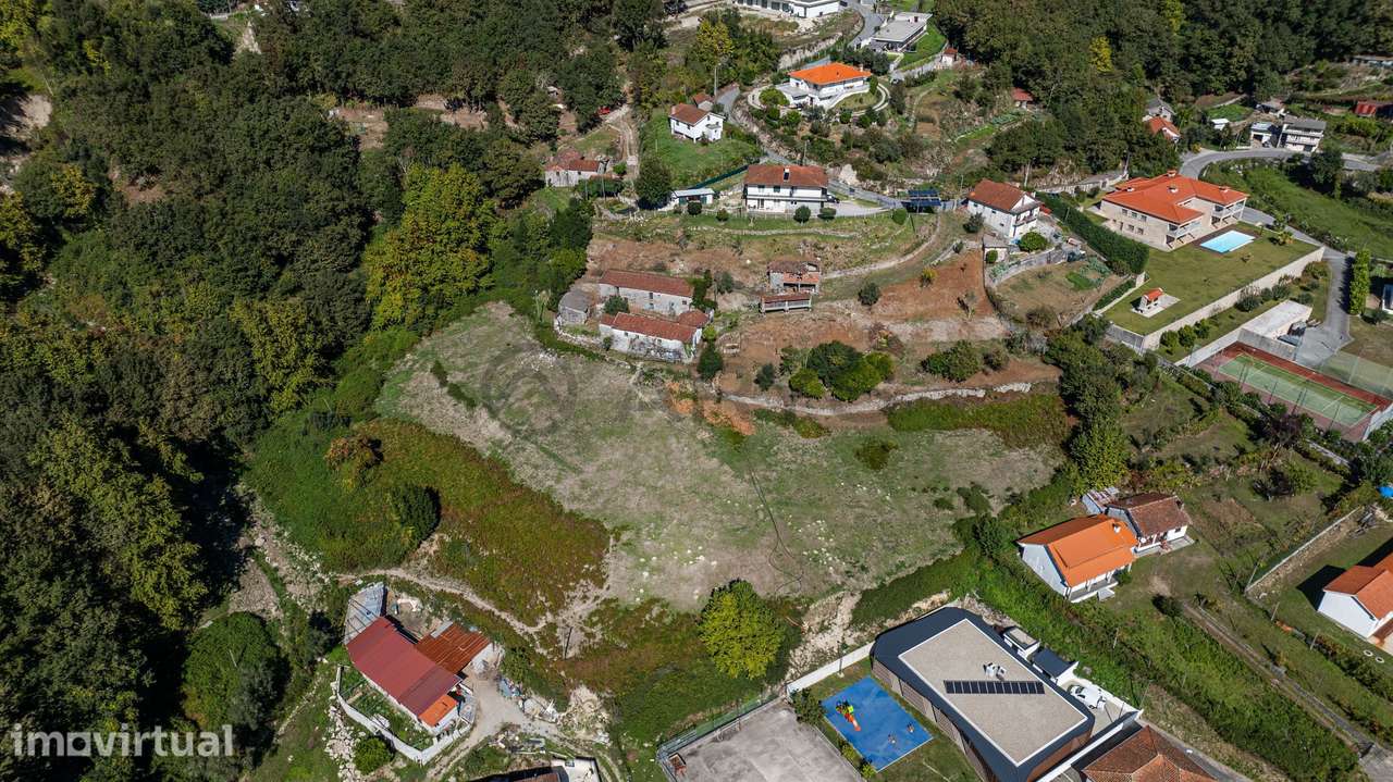 Quinta com Potencial em Cantelães, Vieira do Minho - Grande imagem: 2/43
