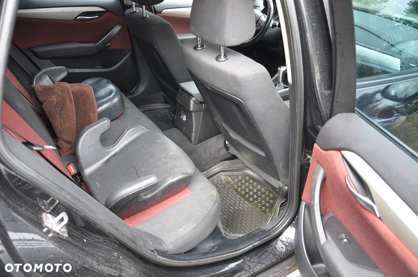 BMW X1 sDrive18d - 10