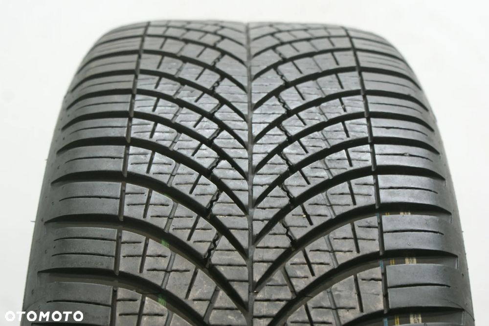 215/55R17 GOODYEAR VECTOR 4SEASONS G3 + , 7,4mm 2024r B3459
