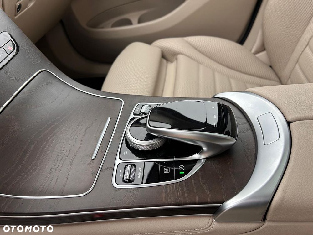 Mercedes-Benz GLC 220 d 4Matic 9G-TRONIC - 23