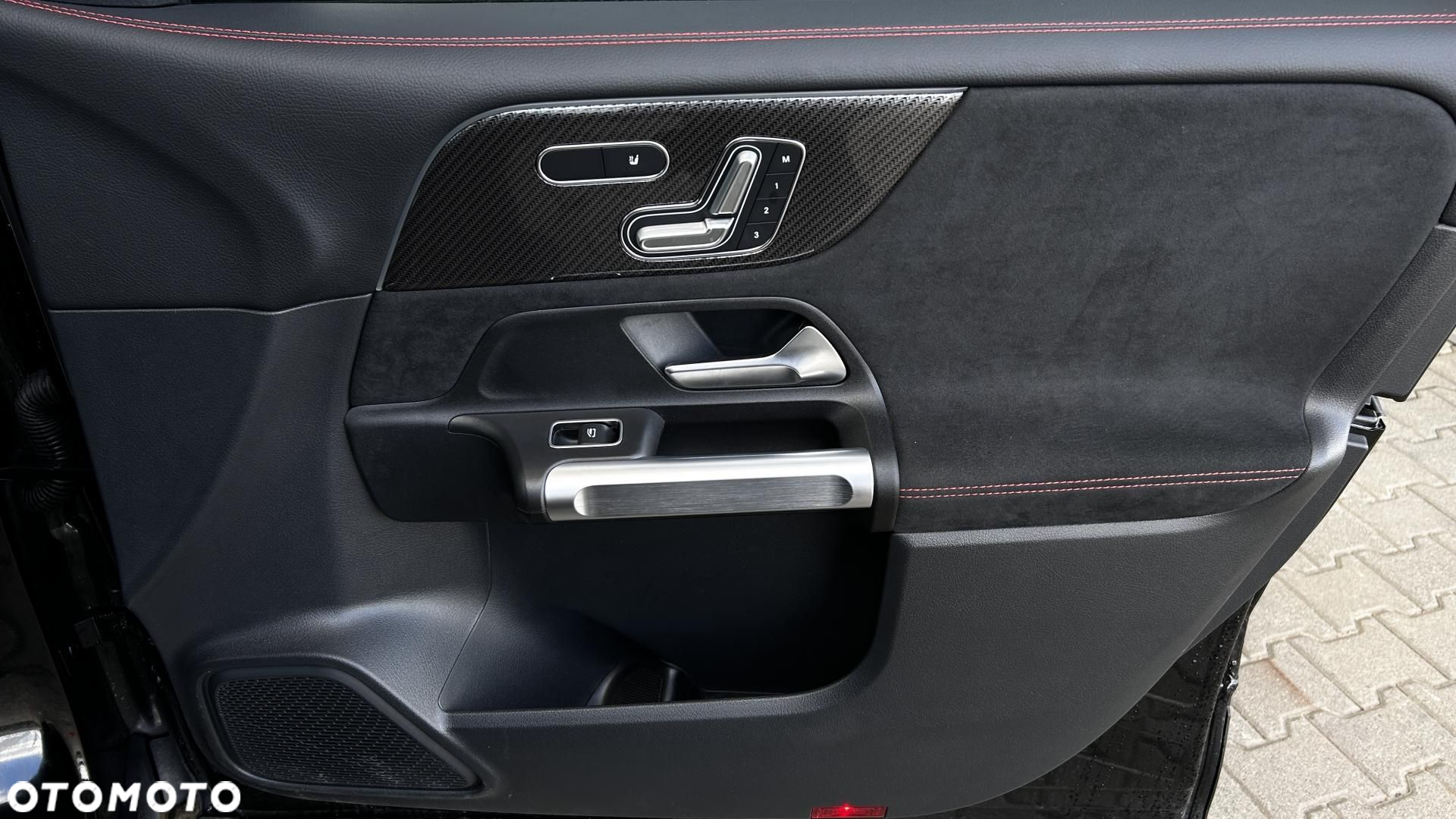 Mercedes-Benz GLB - 20