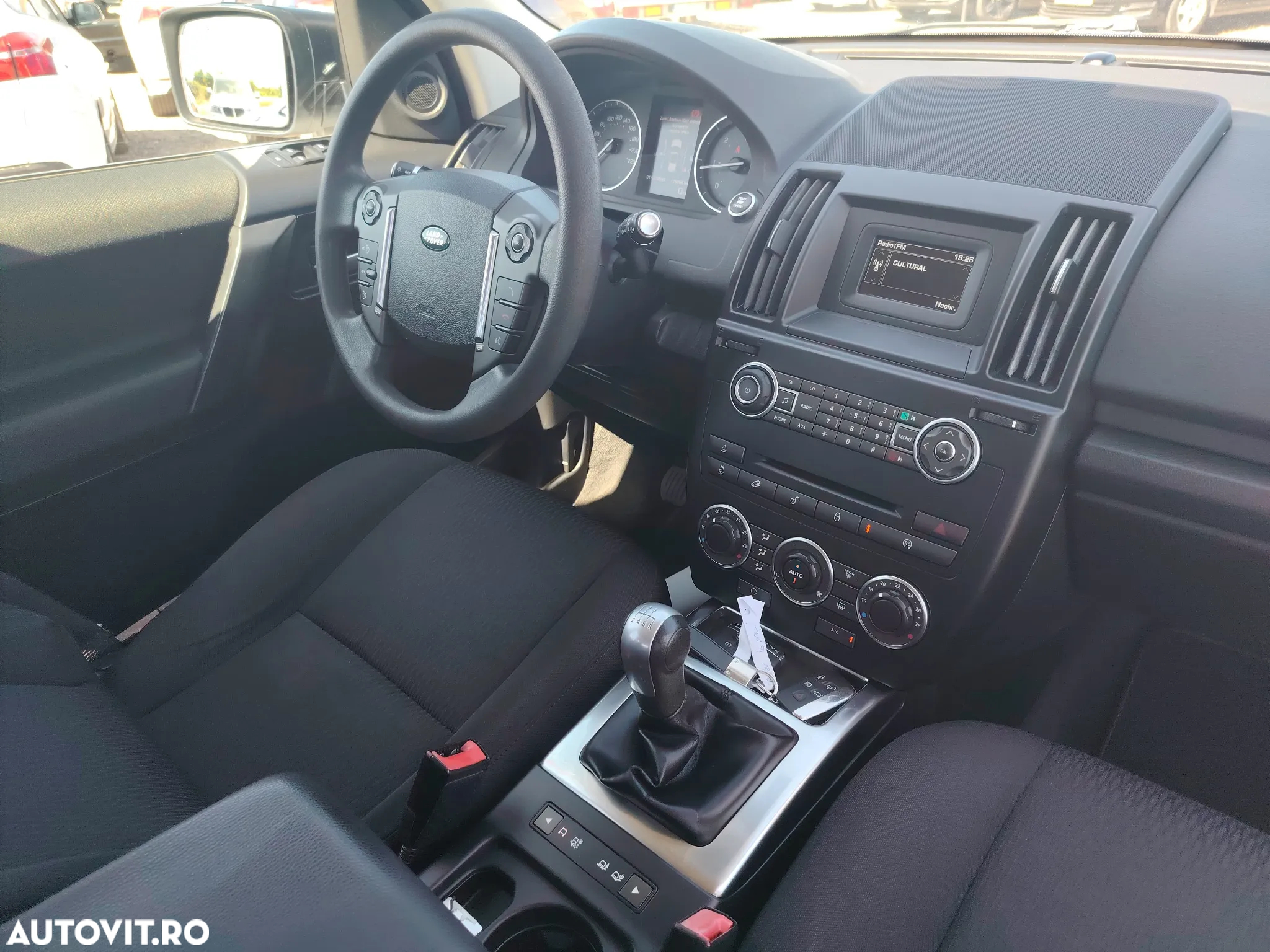 Land Rover Freelander 2 2.2 TD4 S - 12