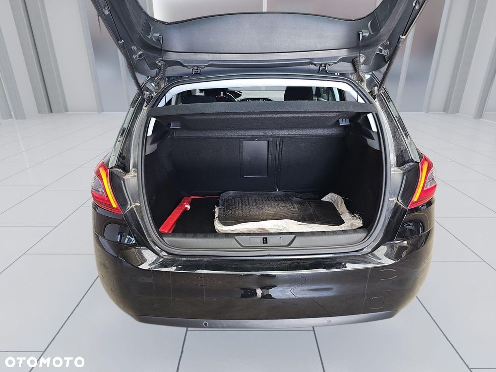 Peugeot 308 1.5 BlueHDi Active Pack S&S EAT8 - 19