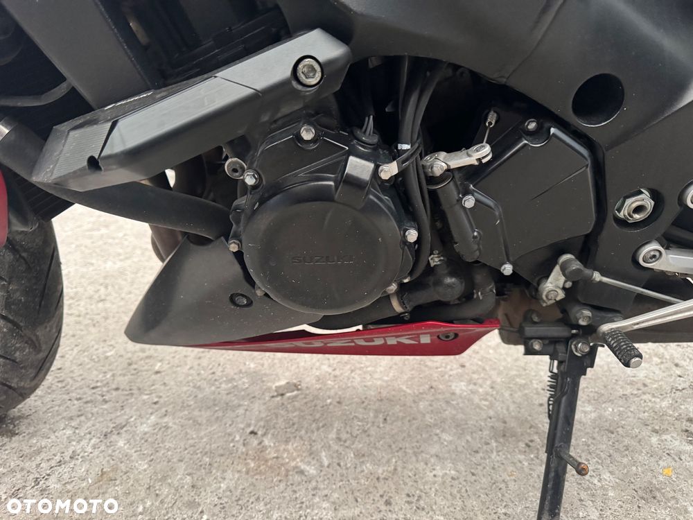 Suzuki GSX 1000 - 24
