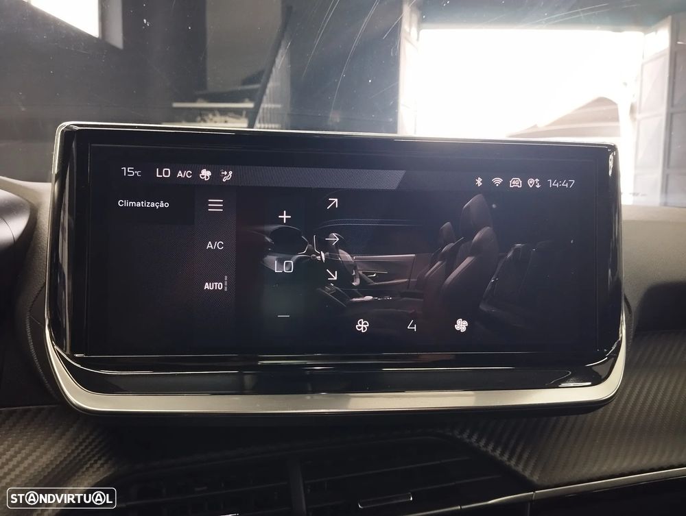 Peugeot 2008 1.2 PureTech Allure EAT8 - 25