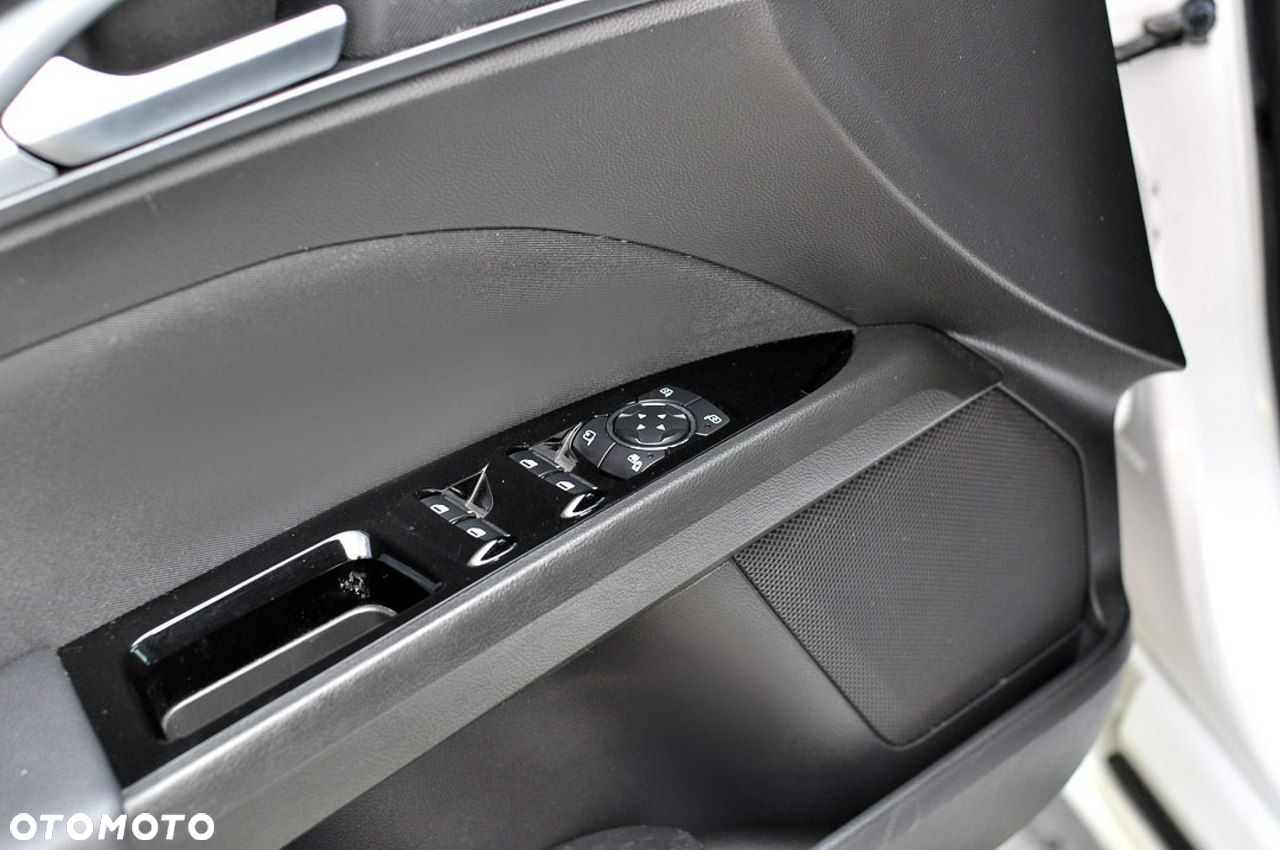 Ford Mondeo - 18