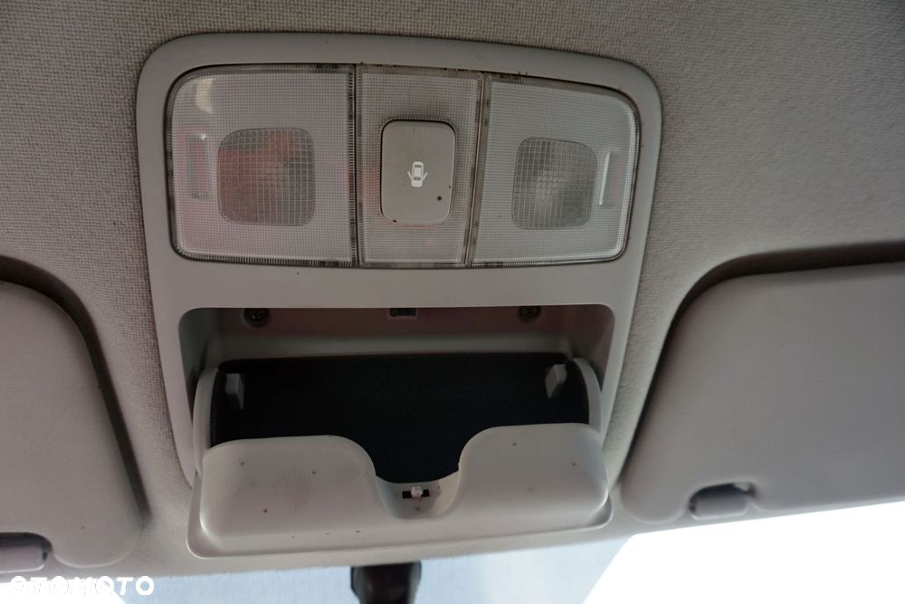LAMPKA PODSUFITKI PRZEDNIA OŚWIETLENIE KABINY I30 I 92800-2L100-TX HYUNDAI 2007-2010 - 2